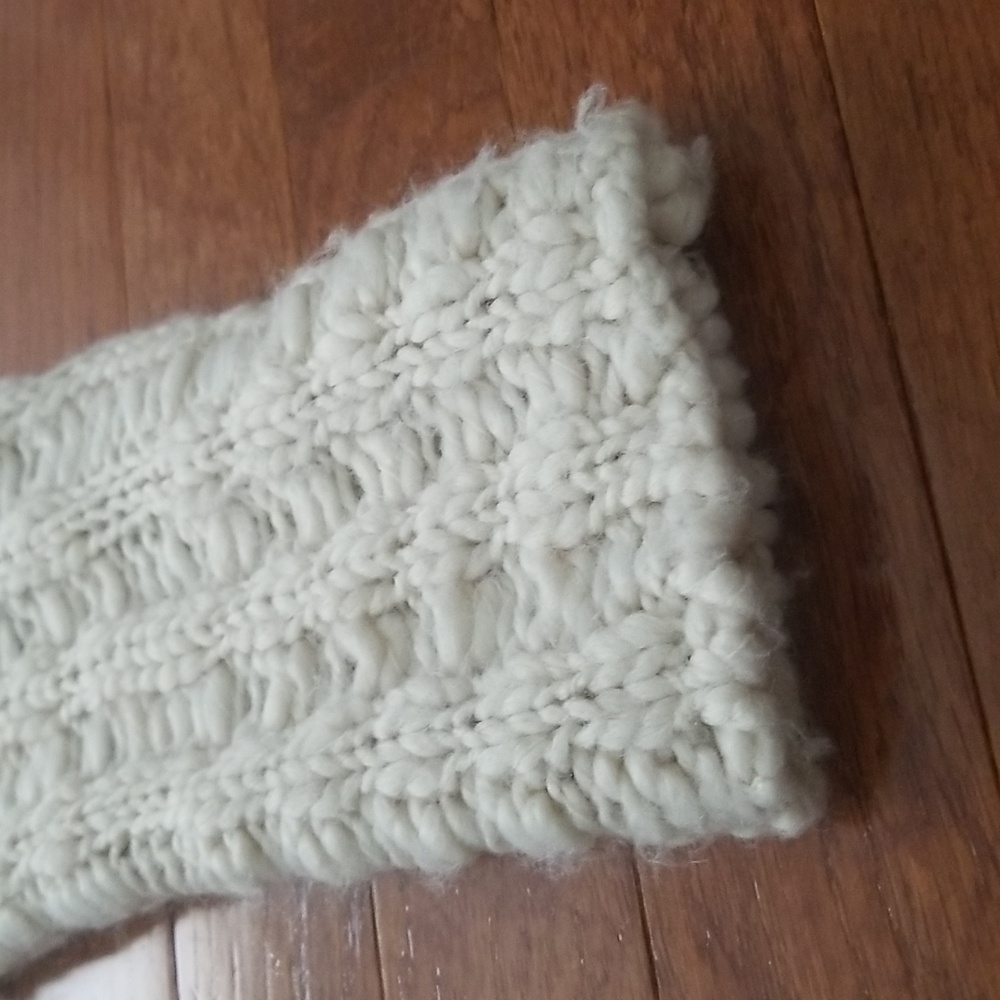 Urban Outfitters Cream Distressed Knit Sweater - Picture 8 of 8